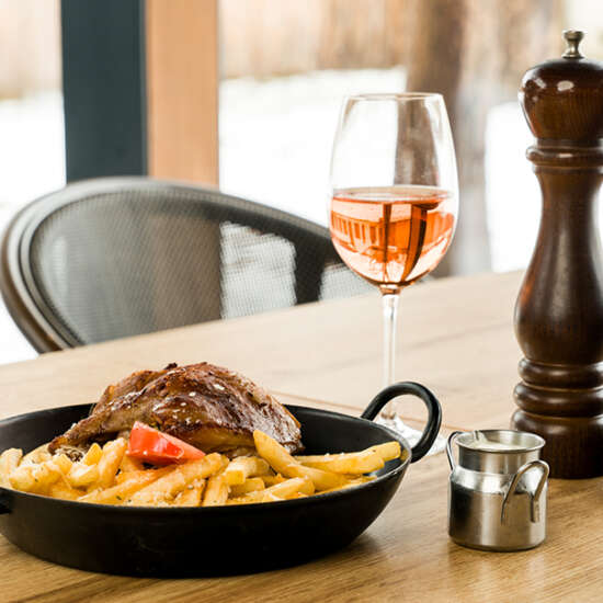 Ciolan De Porc Prăjit la cuptor