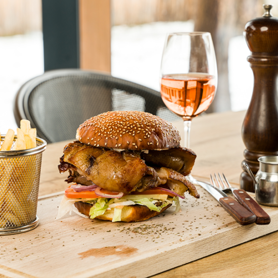 Burger Cu Ciolan De Porc